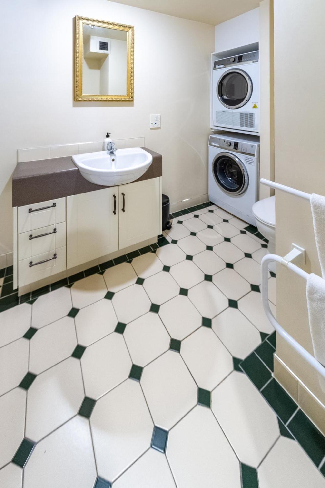 Ferienwohnung Beauty In The Cbd - 1Bed Free Parking Pool Christchurch Exterior foto